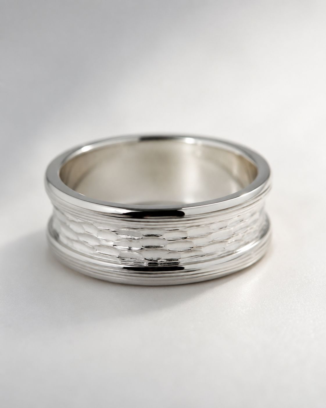 Raine - Anillo Diamantado Rails