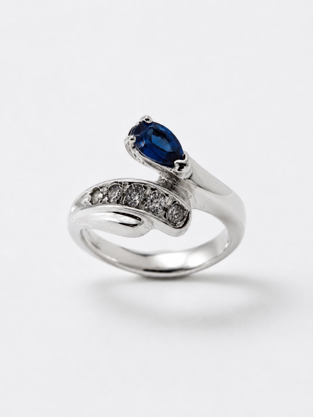 Amira - Anillo Promesa Siete Piedras